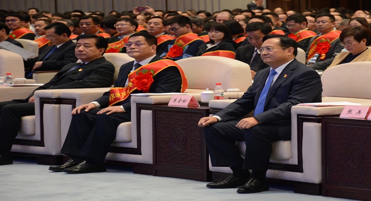 代市長毛宏芳主持會議  市委書記張兵作重要講話